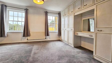 Belle Vue Close, Staines, Middlesex, TW18 2HY - Photo 2