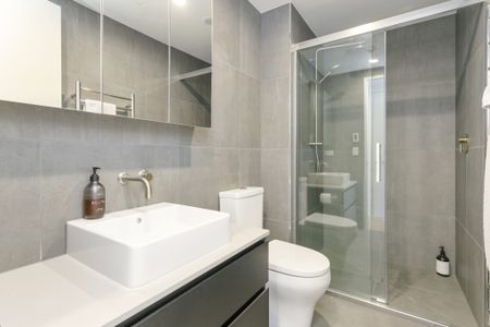 Modern Luxury - Unbeatable Location - Photo 4