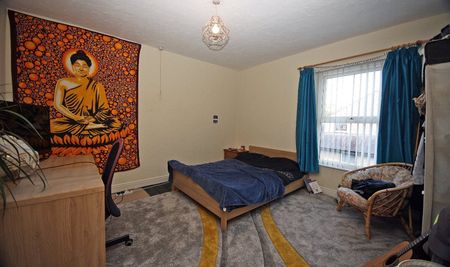 Ambrose Street, Bangor, LL57 - Photo 4