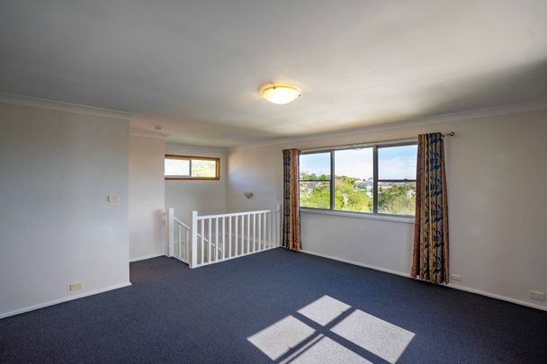 Beautifully Renovated Family Home in Sought-After Merewether Heights - Photo 1