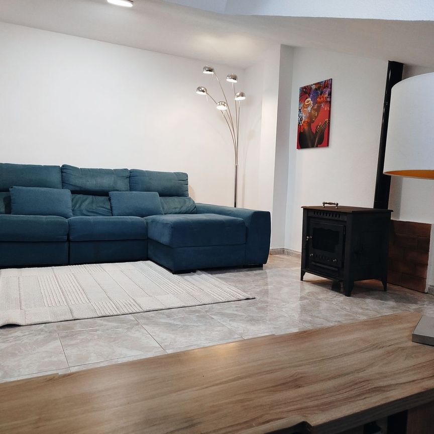 Alquiler de ático en Pizarra - Photo 1