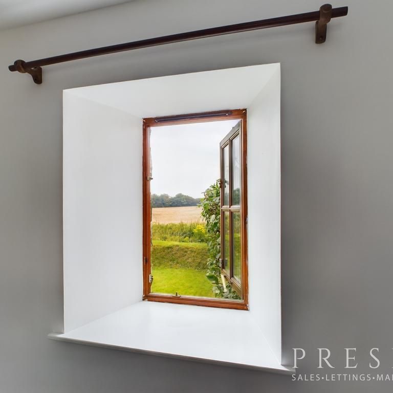 3 bedroom barn conversion to rent - Photo 1