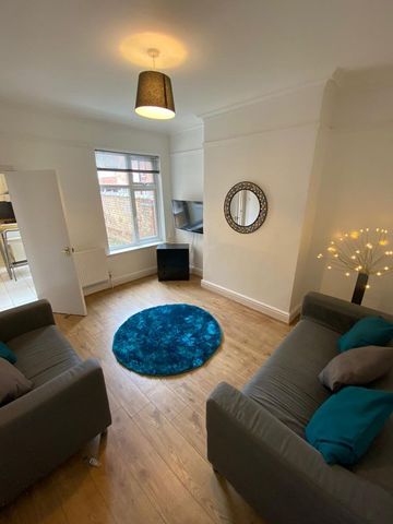 63 William Street - Great Location & Brand New BathroomsLoughborough - Photo 2
