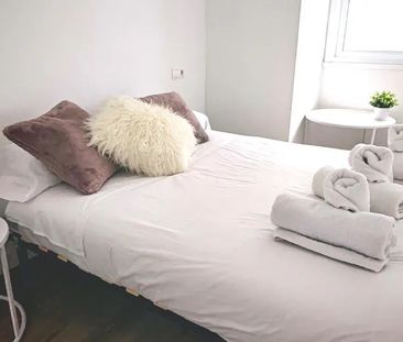 Calle Cristo de la Epidemia, Málaga, Andalusia 29013 - Photo 2