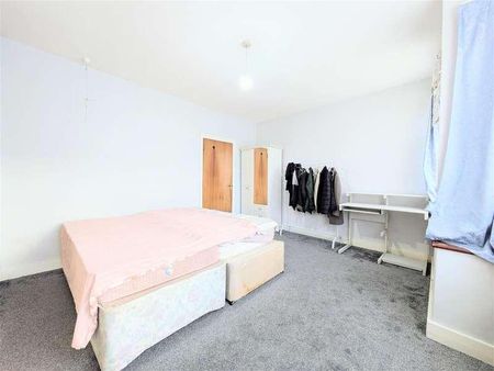 Alexandra Road, London, NW4 - Photo 3