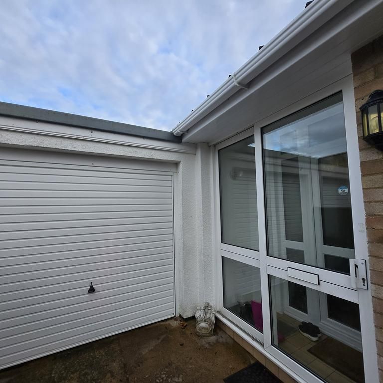 2 bedroom detached bungalow to rent - Photo 1