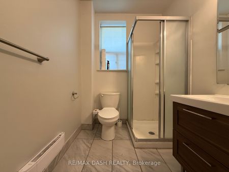 For Lease - 2471 Dundas Street Unit# UPPER, Toronto, Ontario - Photo 2