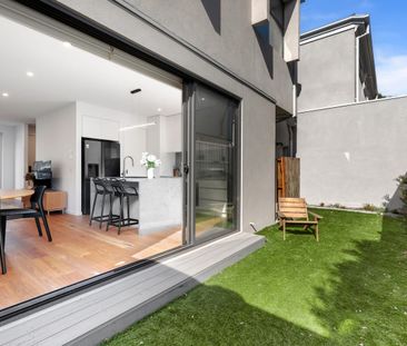 Architecturally Designed 6-Star Energy Efficient Luxury Living - Photo 6