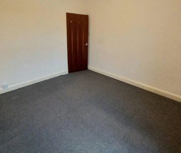 Terraced House to rent on - Photo 4