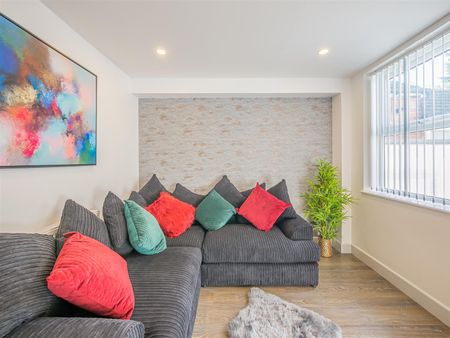 St. Margaret Road Room 5 - Photo 3