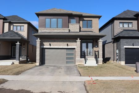 For Lease - 12 Peach Street, Thorold, Ontario - Photo 4