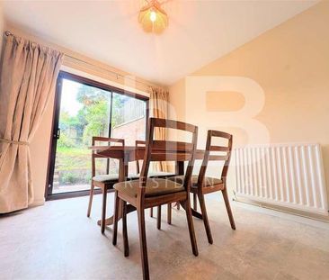 Priory Road, Warwick, CV34 - Photo 3
