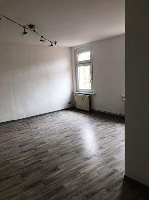 1 Raum Wohnung ab sofort Wilkau-Haßlau zu vermieten Bad mit Dusche neuwertig DG - Photo 1