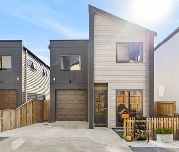 Chic 4BR New Build in Westgate - Photo 1