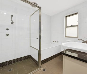 “The ultimate in stylish townhouse glamour Will Take Your Breath Away” - Photo 5
