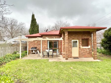 Beautiful and Plenty of Room to Relax! - Furnished & Serviced - Photo 4