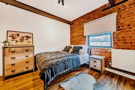 Bronze Studio - Photo 2