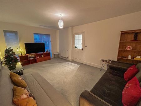 3 Bedroom House - Photo 4