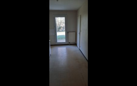 Location Appartement 4 pièces 83 m² Bourges - Photo 4