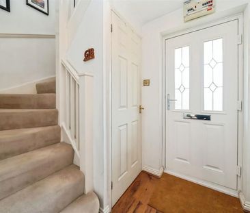 Manor Way, Croxley Green - Photo 2