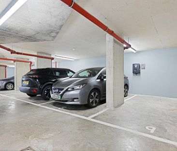 3 bedroom flat to rent - Photo 2