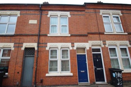 3 bedroom terraced house to rent - Photo 5