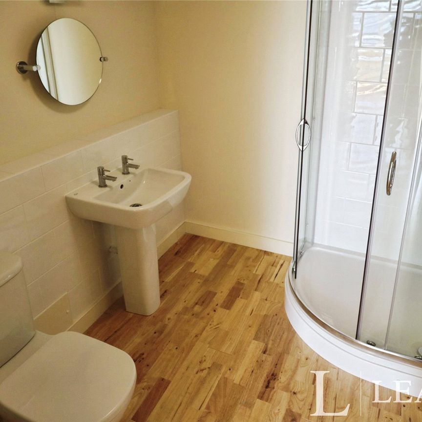 2 bedroom maisonette to rent South Road, Harlow, CM20 - Photo 1