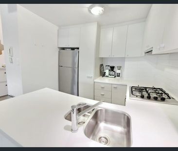 2 Bedroom in Northbridge - Photo 4