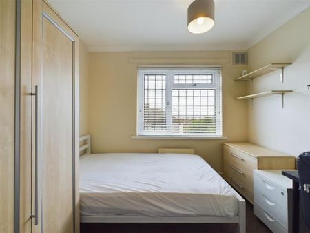 4 bedroom terraced house to rent - Photo 4