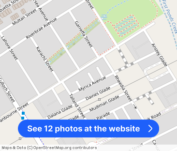 “Modern 5-bedroom townhouse with solar-powered living.” - Photo 1