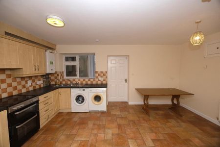 23B Lough Road, Lurgan, BT66 6JJ - Photo 5
