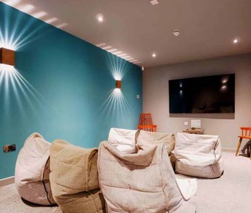 Classic 3 Bed Apartment - Photo 5