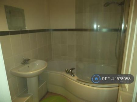 2 bedroom end of terrace house to rent - Photo 2