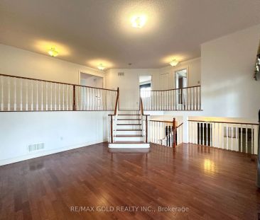 Detached Home For Lease | W9053645 - Photo 3