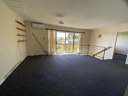 Newlands living - Photo 2