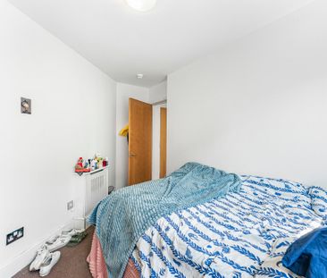 Commercial Road, London, E1 1NY - Photo 1
