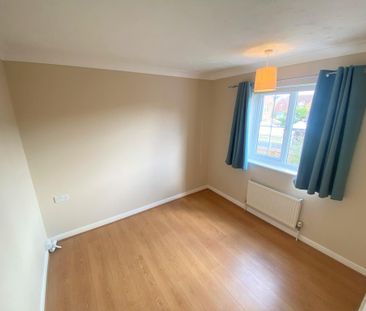 2 bedroom end of terrace house to rent - Photo 4