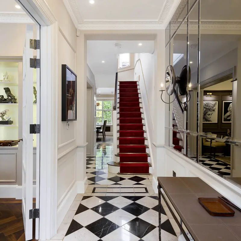 5 bedroom house in Belgravia - Photo 1