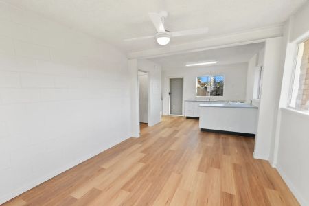 Perfectly positioned, walking distance from the beach! - Photo 3