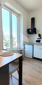 LOCATION - PAU - T1 meublé de 28 m² rénové et moderne - Photo 3