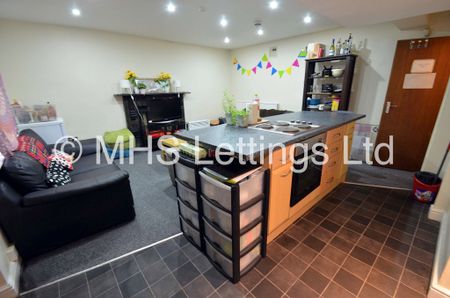 7 Bedroom End Terraced House for rent in Buckingham Mount - Photo 3