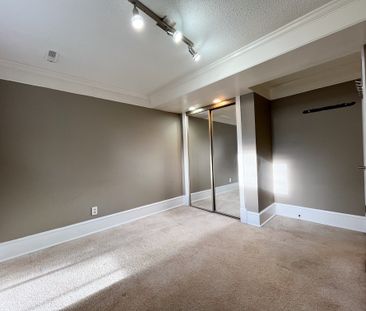Bright 4 Bedroom Home With Massive Fenced Yard In Sherwood Park - Photo 4