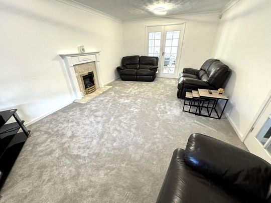 4 bedroom detached house to rent - Photo 1