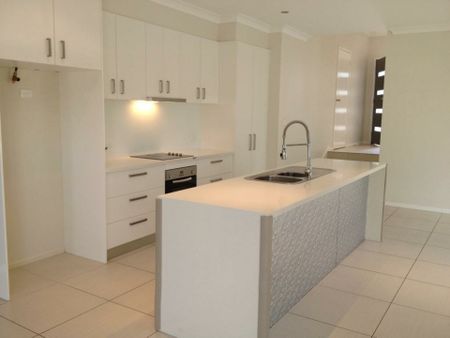 28 Loma Rudduck Street, Forde ACT, Belconnen - Photo 2