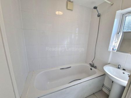 4 bedroom terraced house to rent - Photo 5