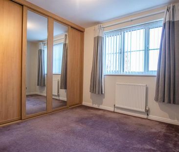 2 bedroom end of terrace house to rent - Photo 2