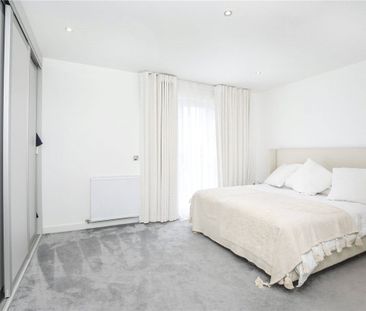 Stylish and contemporary five bedroom, three bathroom property in t... - Photo 6