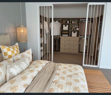 Luxury Brand-New Metricon Home with Pool - Photo 6