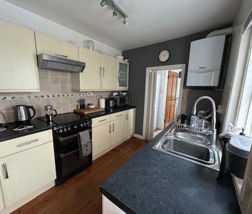 3 bedroom terraced house to rent - Photo 5