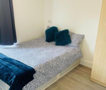 1 bedroom in a house share to rent - Photo 2